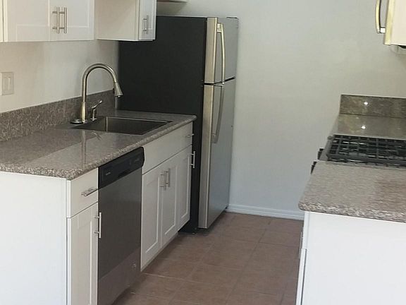 3rd image of 3730 Watseka Ave APT 9