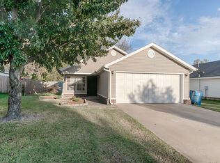 32 Cheryl Cir, Bentonville, AR 72712