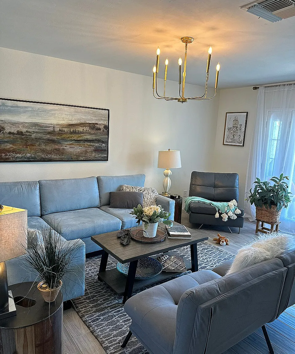 3 bed, 1426 sqft, $3,300 — Photo 2