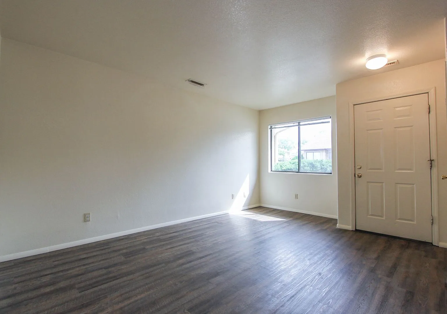 8460 E. Lakeshore Drive — Photo 3