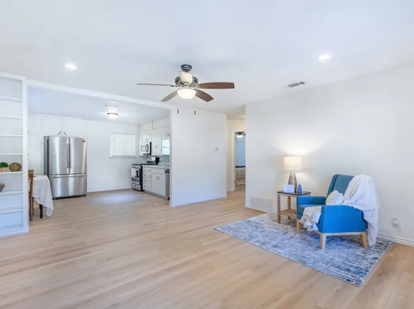 1214 Carla Dr, Denison, TX 75020