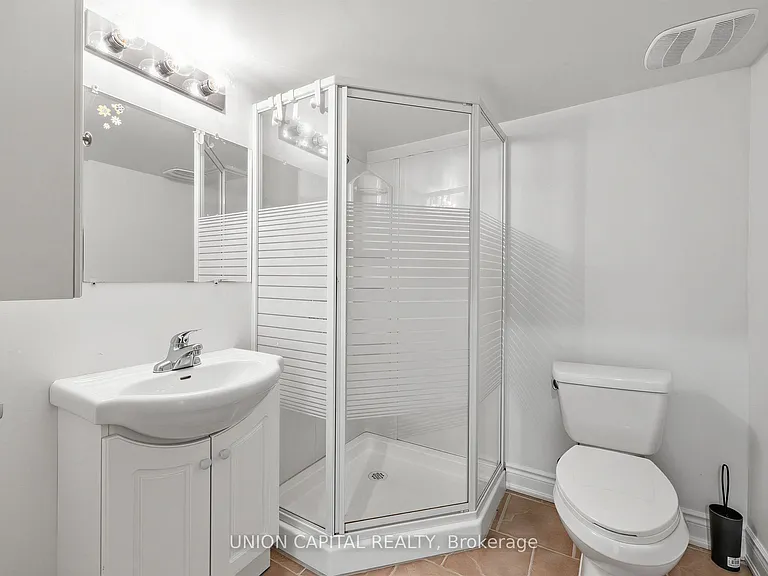 3186 Cabano Cres — Photo 24