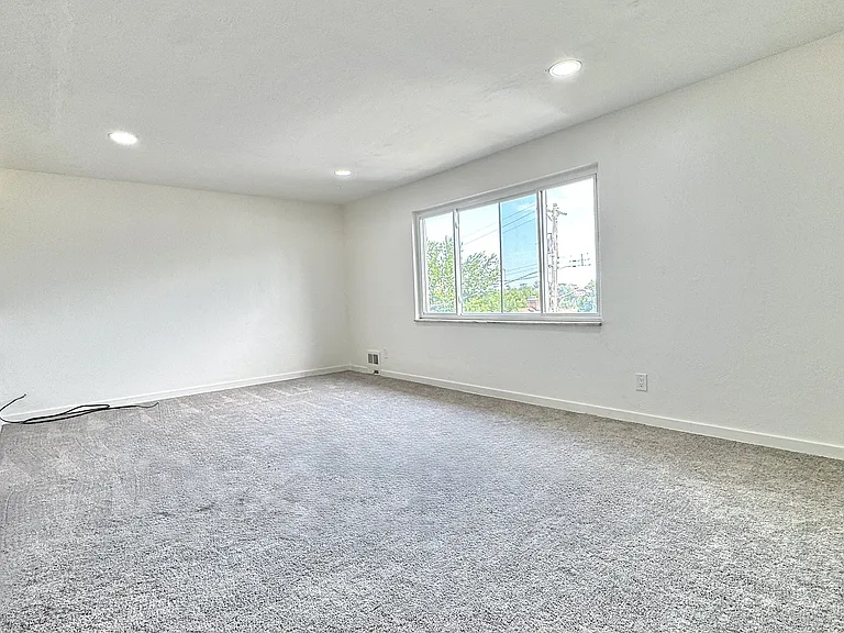 2919 Pioneer Ave #2 — Photo 2