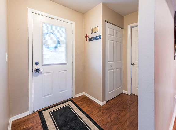 4th image of 808 Somerset Cir