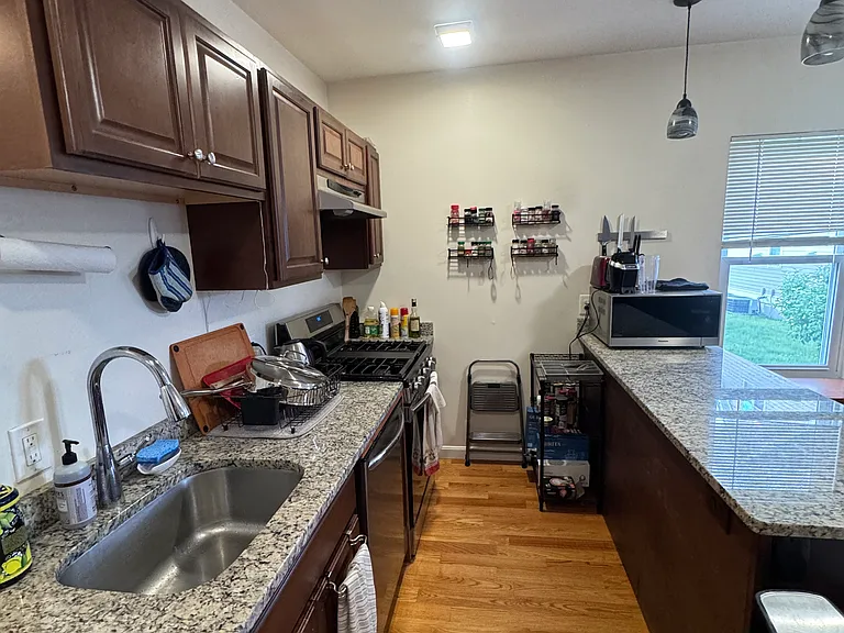 21-23 Weitz St #4 — Photo 8