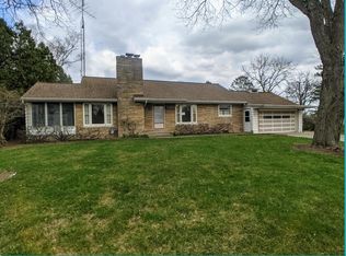 N16W27564 Pheasant Ln, Pewaukee, WI 53072