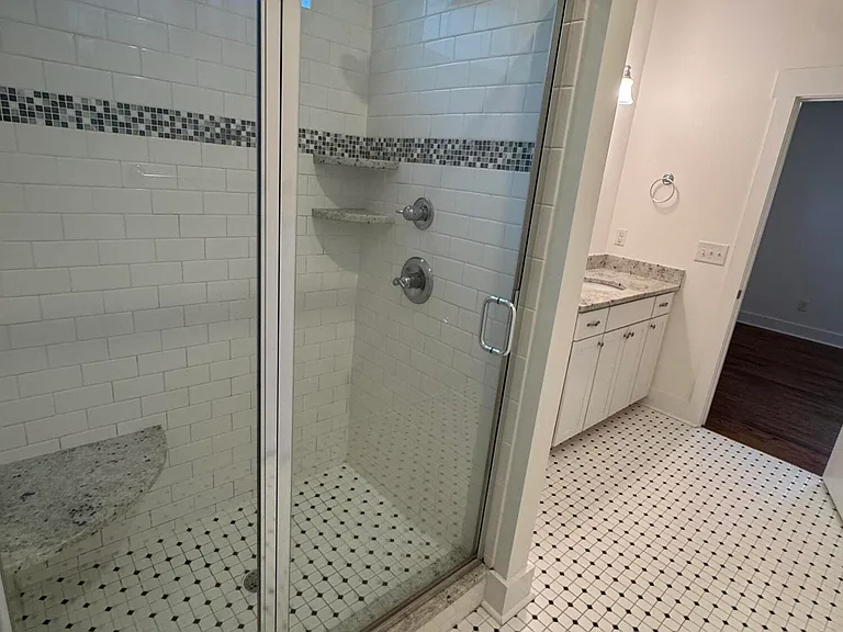 100 Jefferson St — Photo 15
