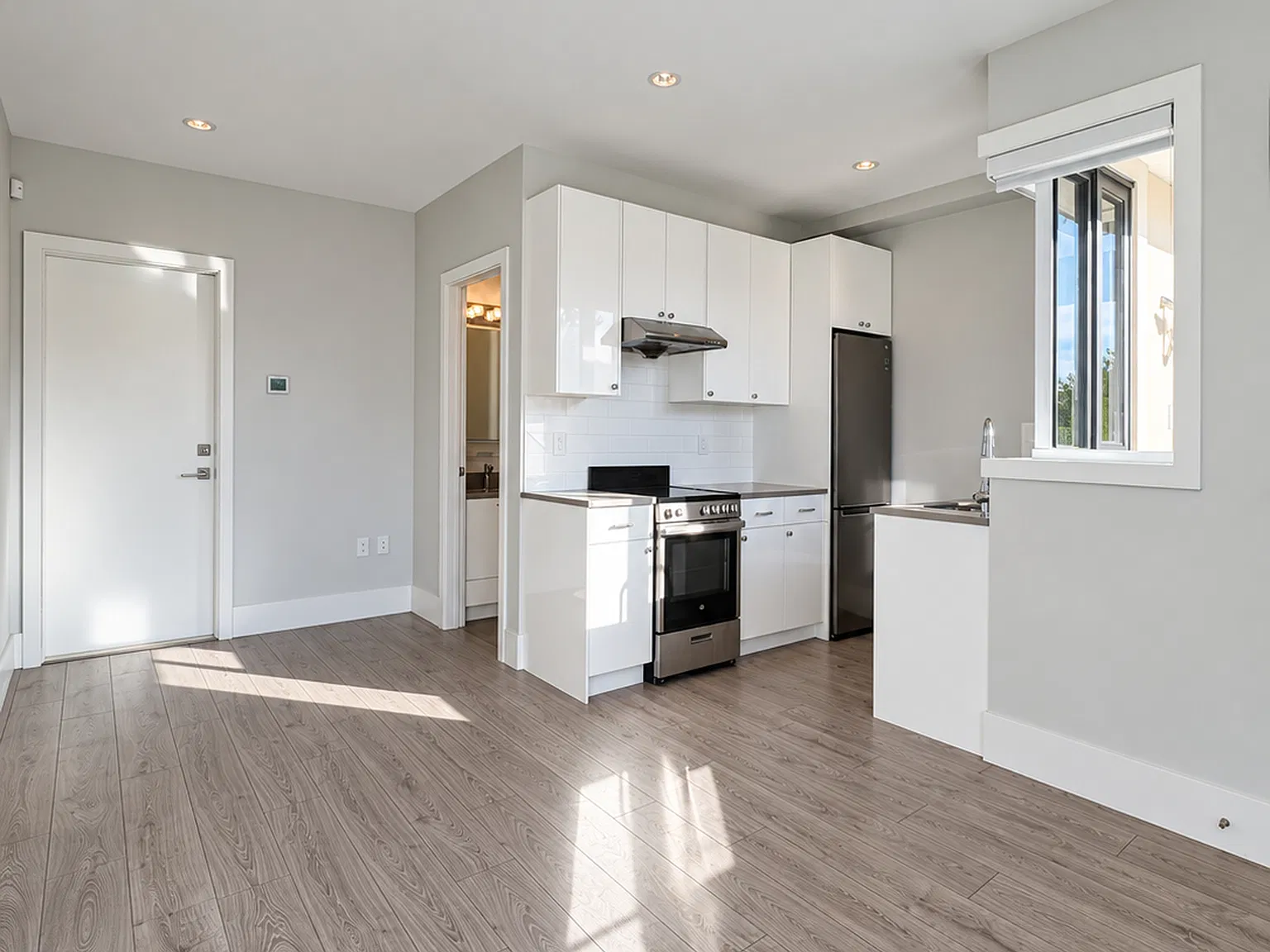 2 bed, 750 sqft, $2,199 — Photo 2
