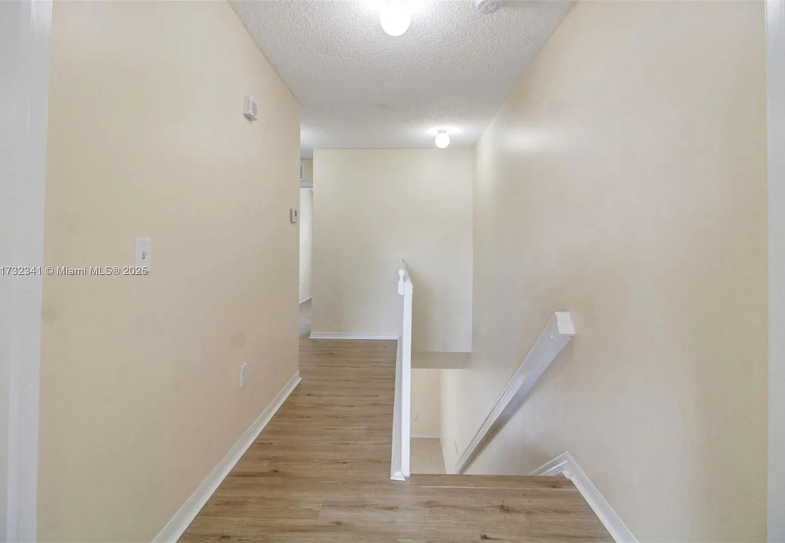 3 bed, 2.5 bath, 1452 sqft, $2,600 — Photo 4