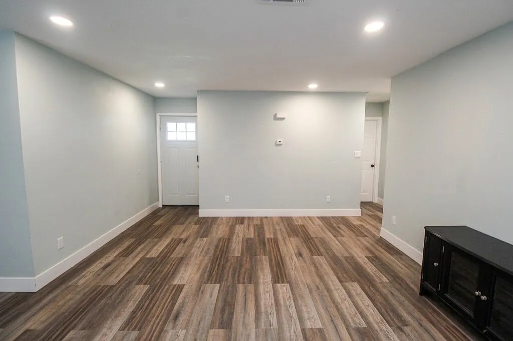 3 bed, 1.5 bath, 1320 sqft, $1,500 — Photo 3