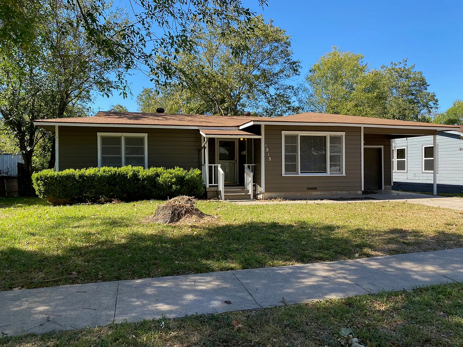 2 bed, 1038 sqft, $2,000 — Photo 1