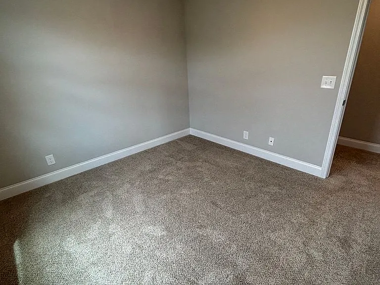 906 Recurve Ct — Photo 23