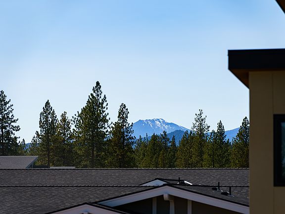 2nd image of 3308 NW Celilo Ln