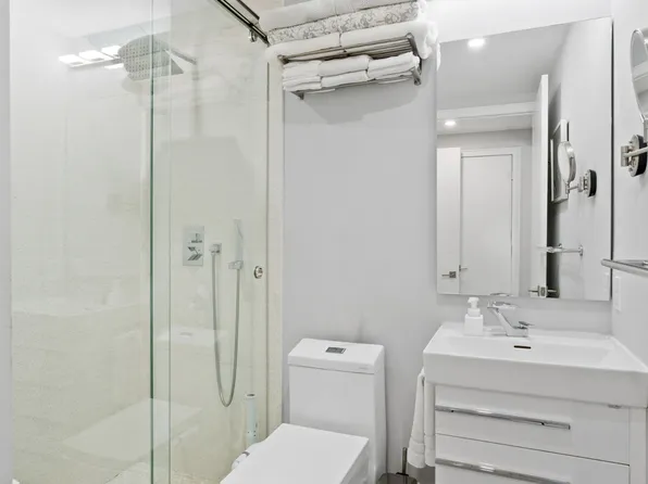 236 East 47th Street image 7 of 11