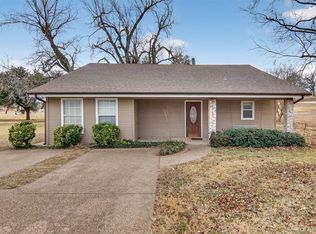 135 Lakeview Dr, Runaway Bay, TX 76426