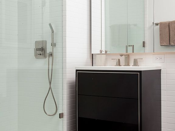 5th image of 30 Morningside Dr APT 111