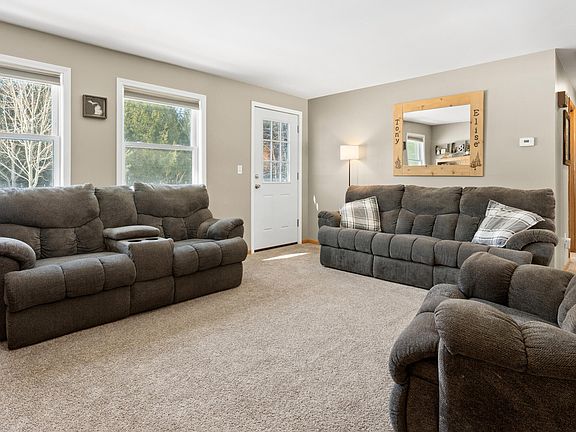 3rd image of 4465 Truckey Rd
