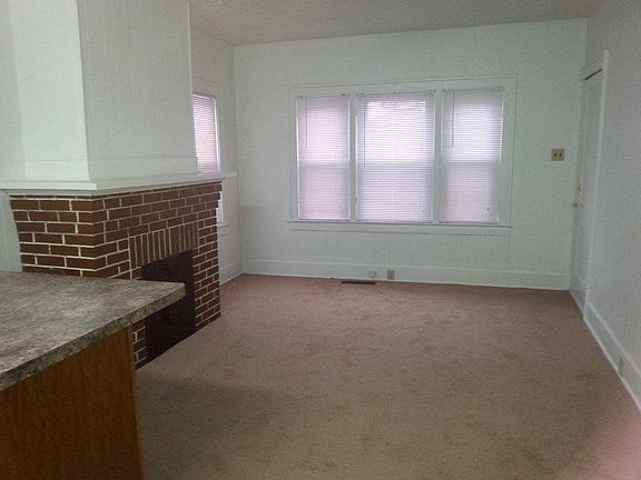 4th image of 1223 Forsythe Ave