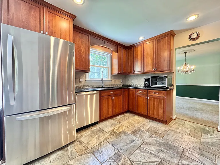 2026 Admiral Dr — Photo 4