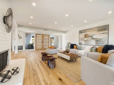 4747 El Caballero Dr, Tarzana, CA, 91356