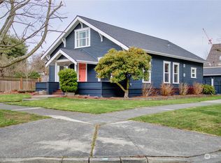 802 6th St, Anacortes, WA