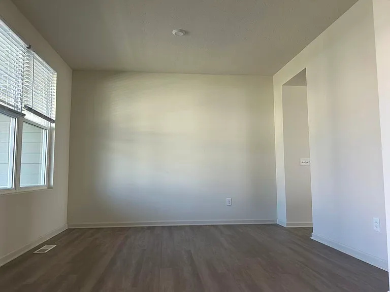 3296 Hadley Dr — Photo 5