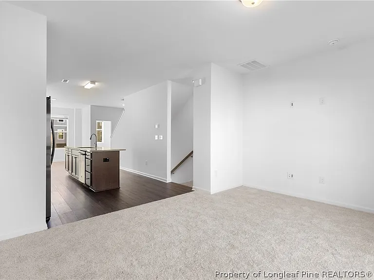 1939 Robin Hill Ln — Photo 7