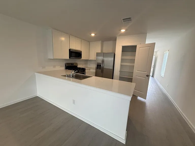 2524 Guineas Ln — Photo 8