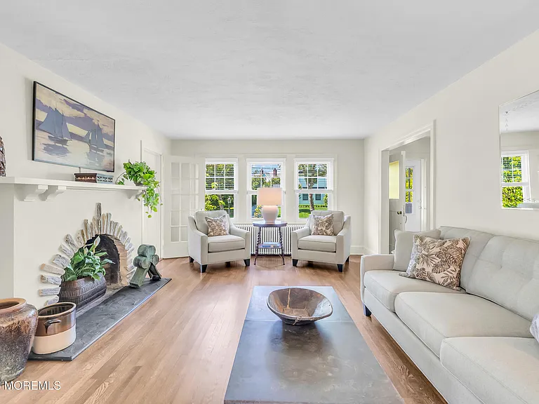 206 Monroe Ave — Photo 4