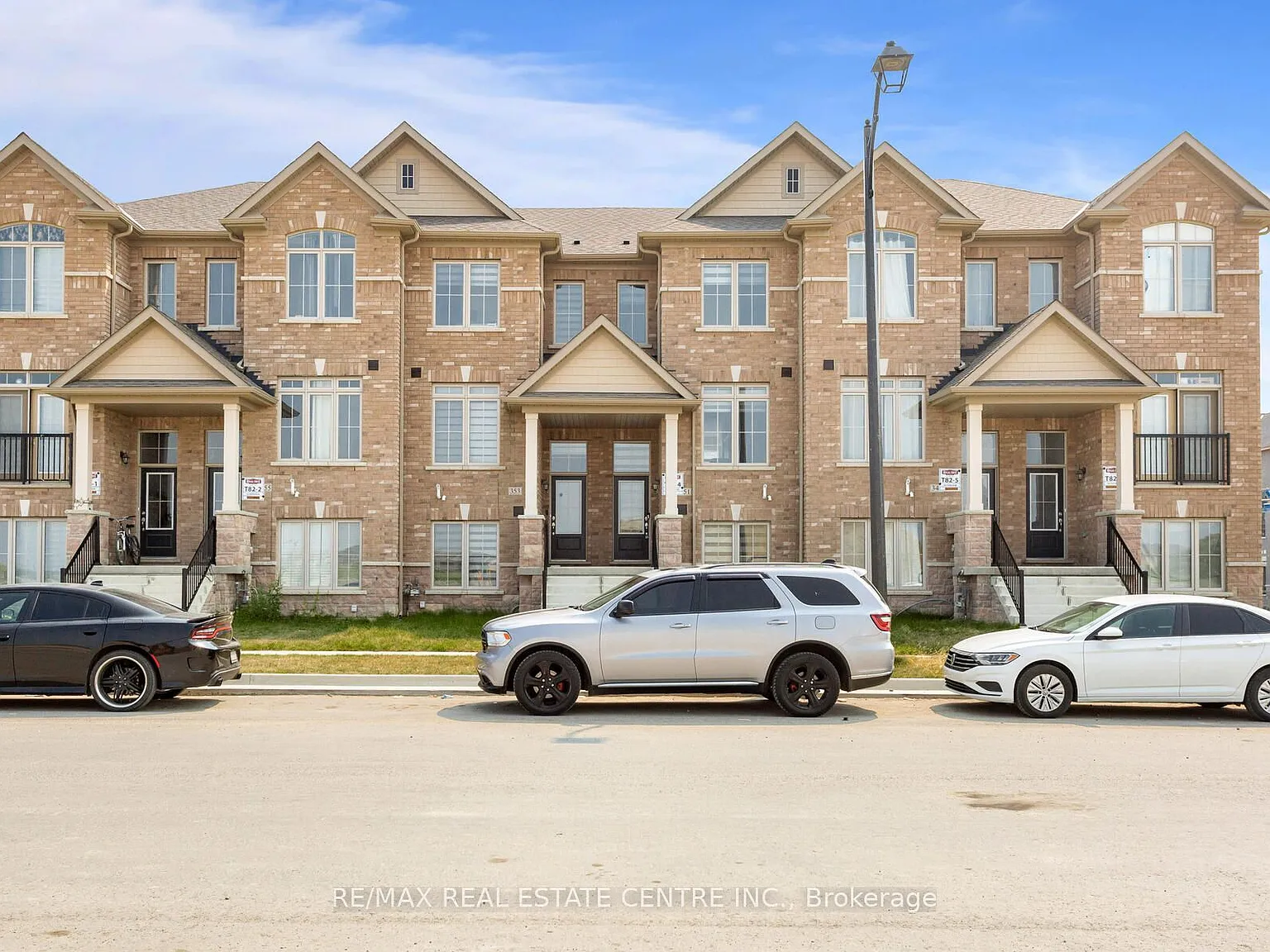 4 bed, $3,300 — Photo 2