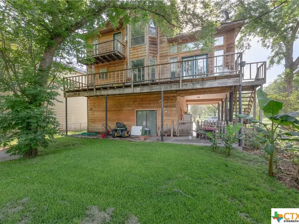 456 Turtle Ln, Seguin, TX 78155