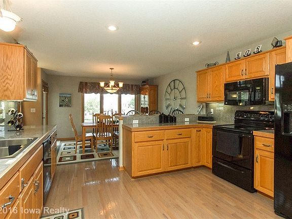 5th image of 1020 NW Waterfront Dr