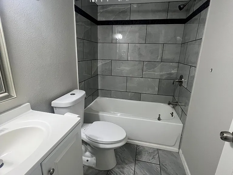 2110 16th St S #1 — Photo 12