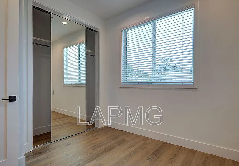 4507 Saturn St #1/2 — Photo 11