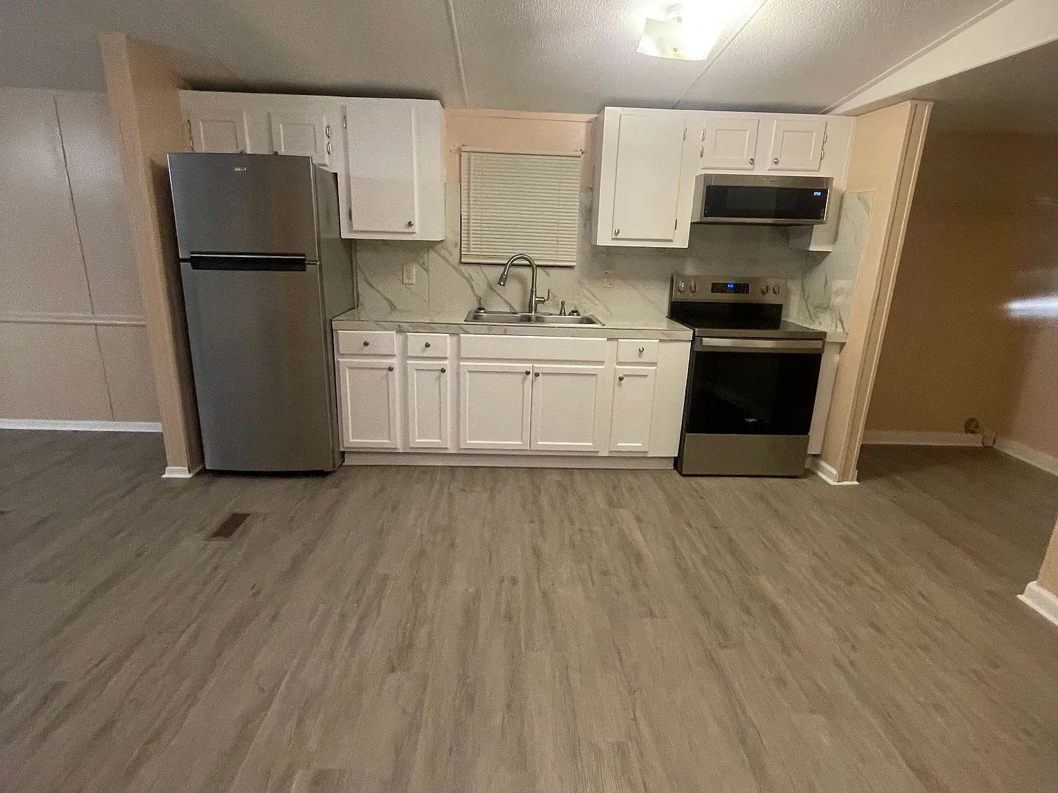 303 Pecan St — Photo 3
