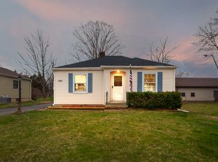 1061 Houston Ave, Elgin, IL 60120
