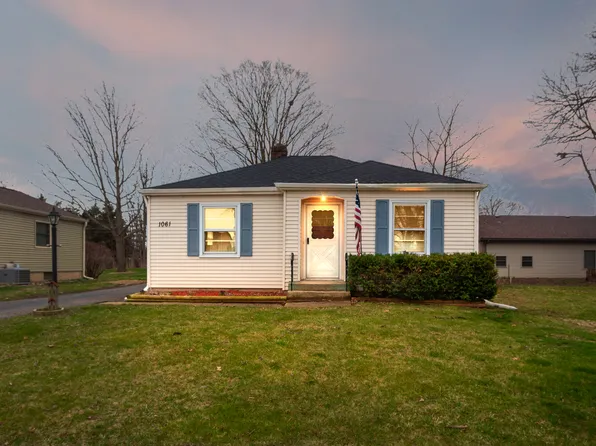 1061 Houston Ave, Elgin, IL 60120