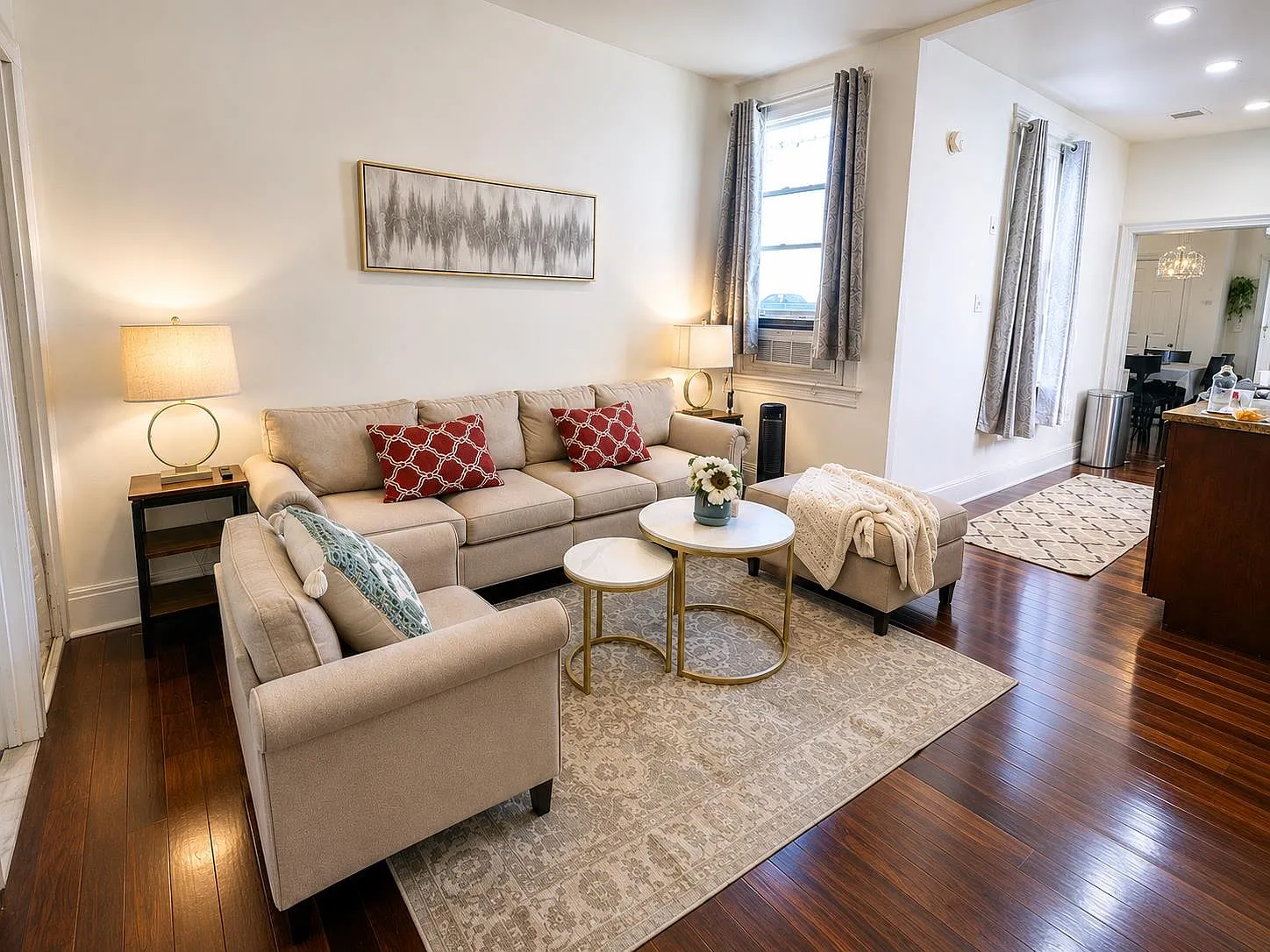 2 bed, 1.0 bath, 730 sqft, $2,100 — Photo 1
