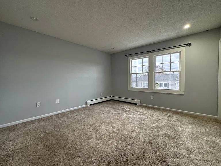 39 Belmont Cir #B — Photo 9