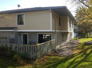 1147 Wagon Wheel Rd, Hopkins, MN 55343