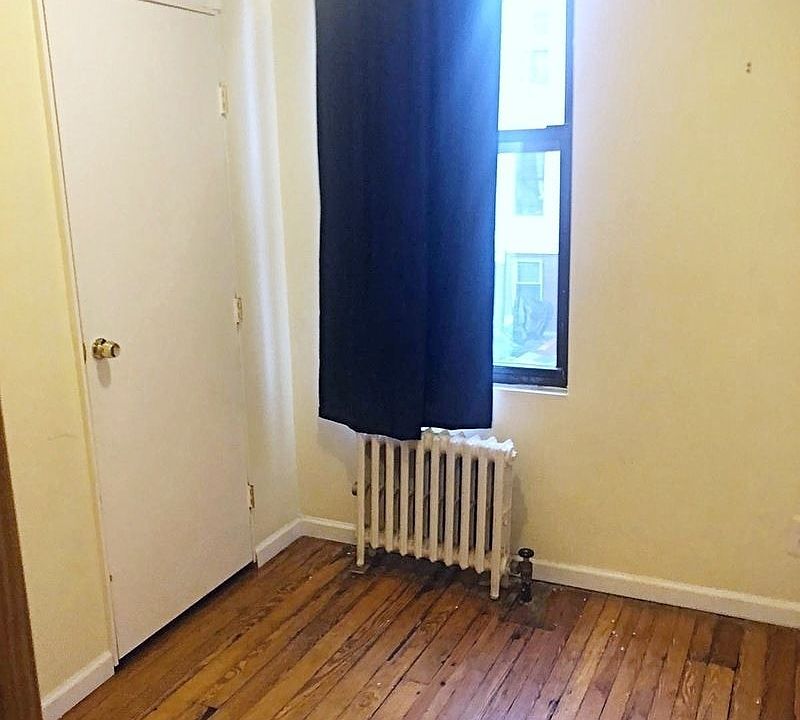 2nd image of 277 22nd St APT 2