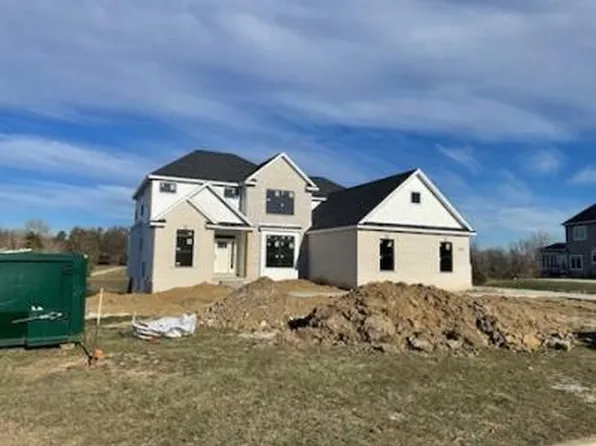 19911 Jared Dr, Bloomington, IL 61705