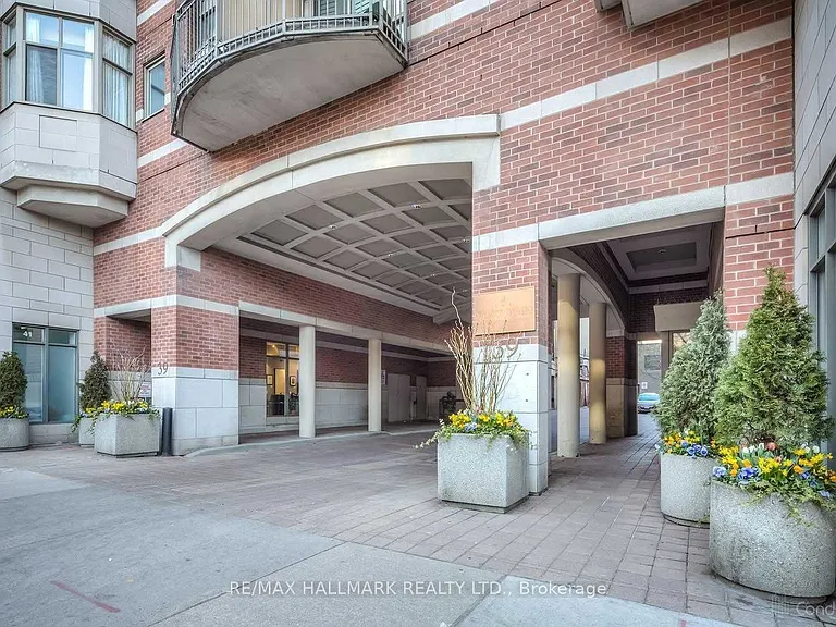 39 Jarvis St #601 — Photo 15