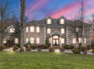 52 Redmont Rd, Watchung, NJ 07069