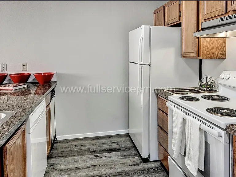 9416 1st Ave NE #108 — Photo 8