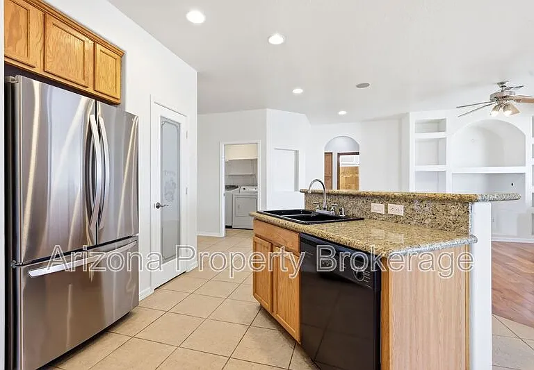 1933 W Tanya Trl — Photo 9