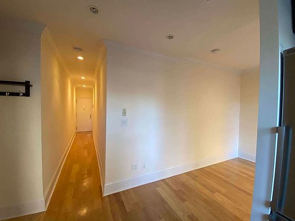 4th image of 380 S 4th St #8A