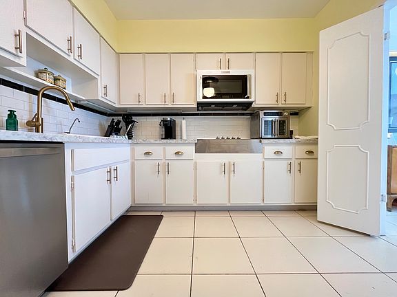 3rd image of 9341 E Bay Harbor Dr APT 6D