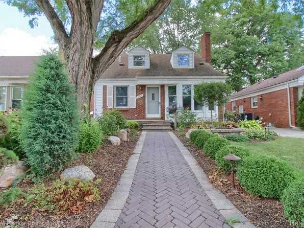 3012 Syracuse St, Dearborn, MI 48124