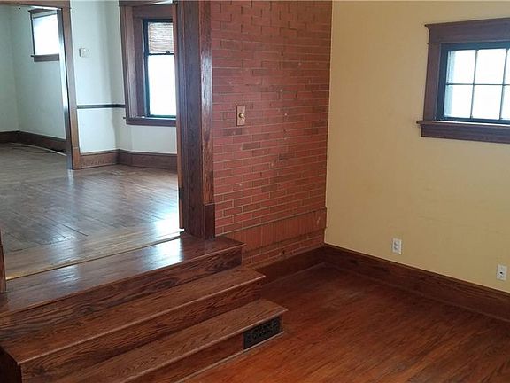 3rd image of 810 Quinby Ave